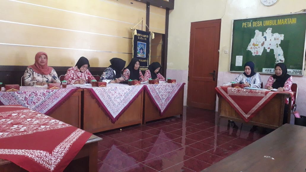 Penyampaian materi oleh tp PKK Pokja 1 kabupaten sleman