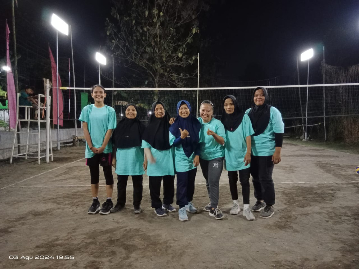 Team  putri rt 03 diketusi ibu rt 3