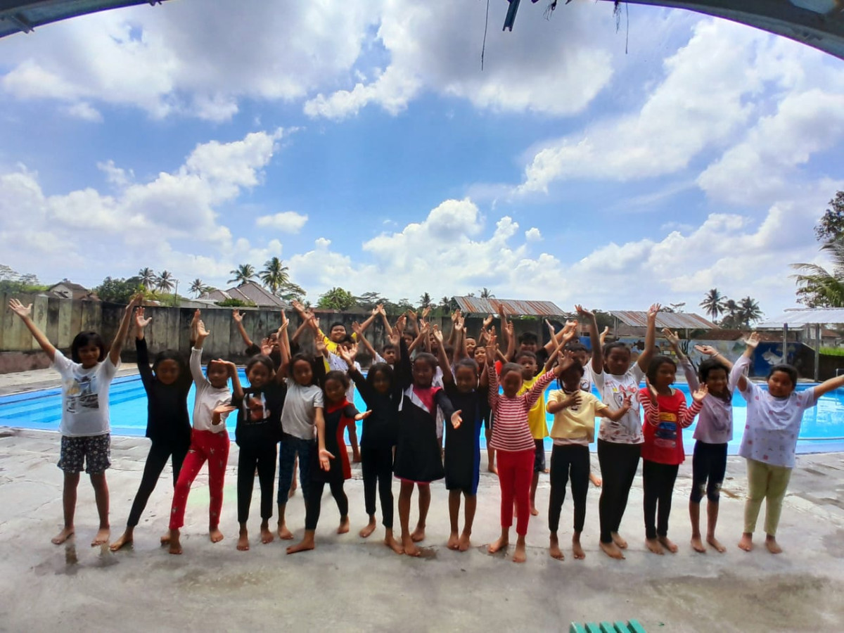 kegiatan renang anak anak dusun sapen