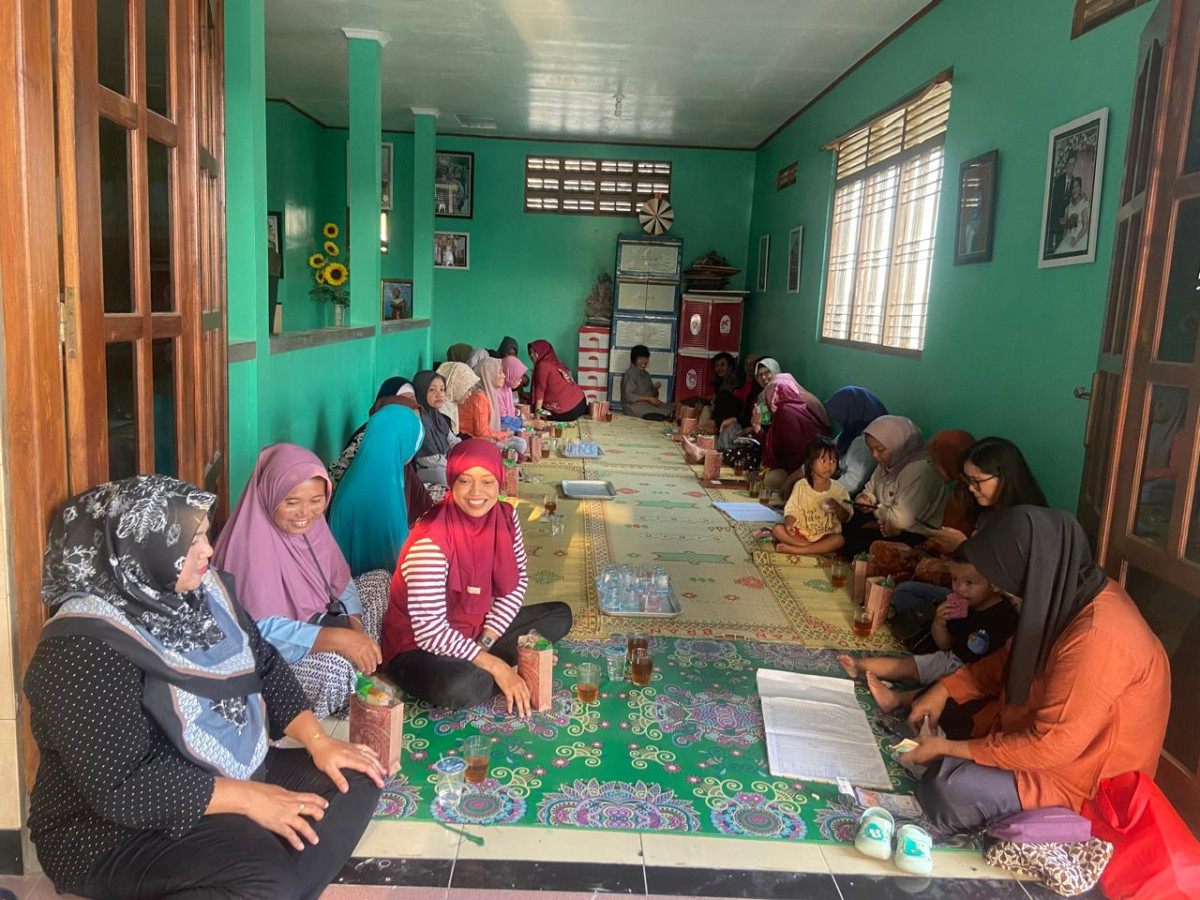 Pertemuan rutin PKK RW 18 Puntuk Dongkelsari Rejodani Umbulmartani