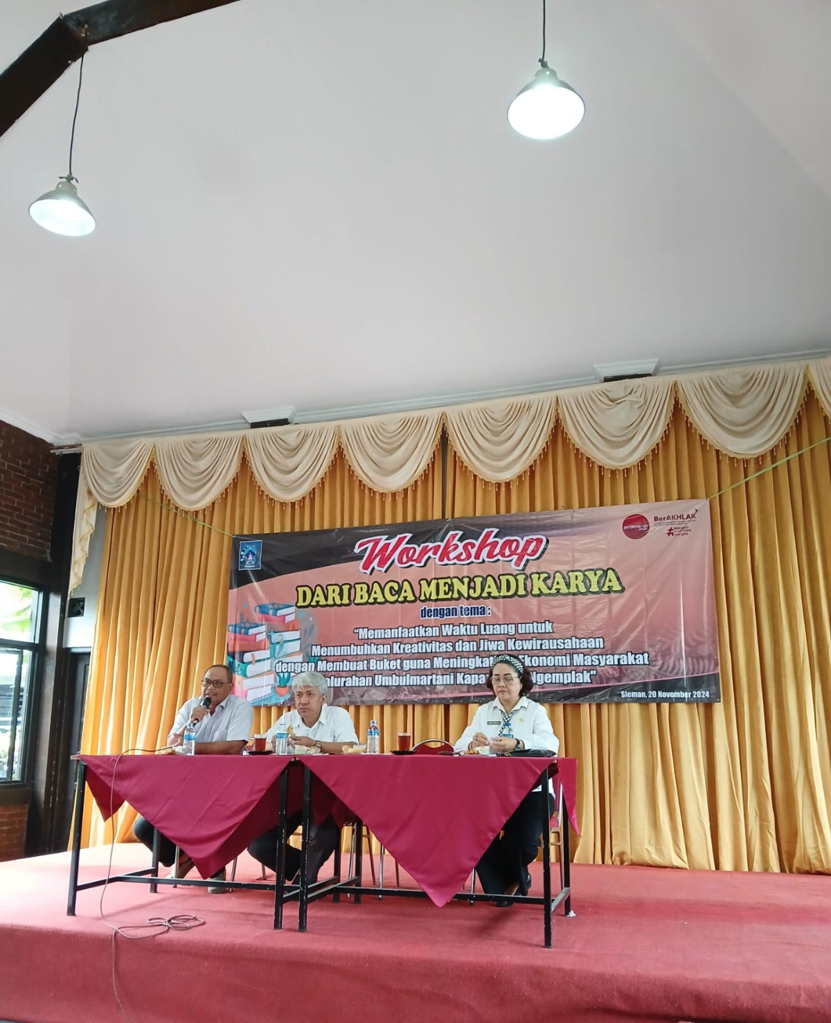 Wokrshop pembuatan buket wisuda