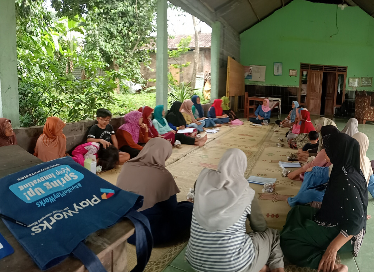 Dusun Tanjung " pertemuan PKK ", posyandu lansia,BKR " KURMA "