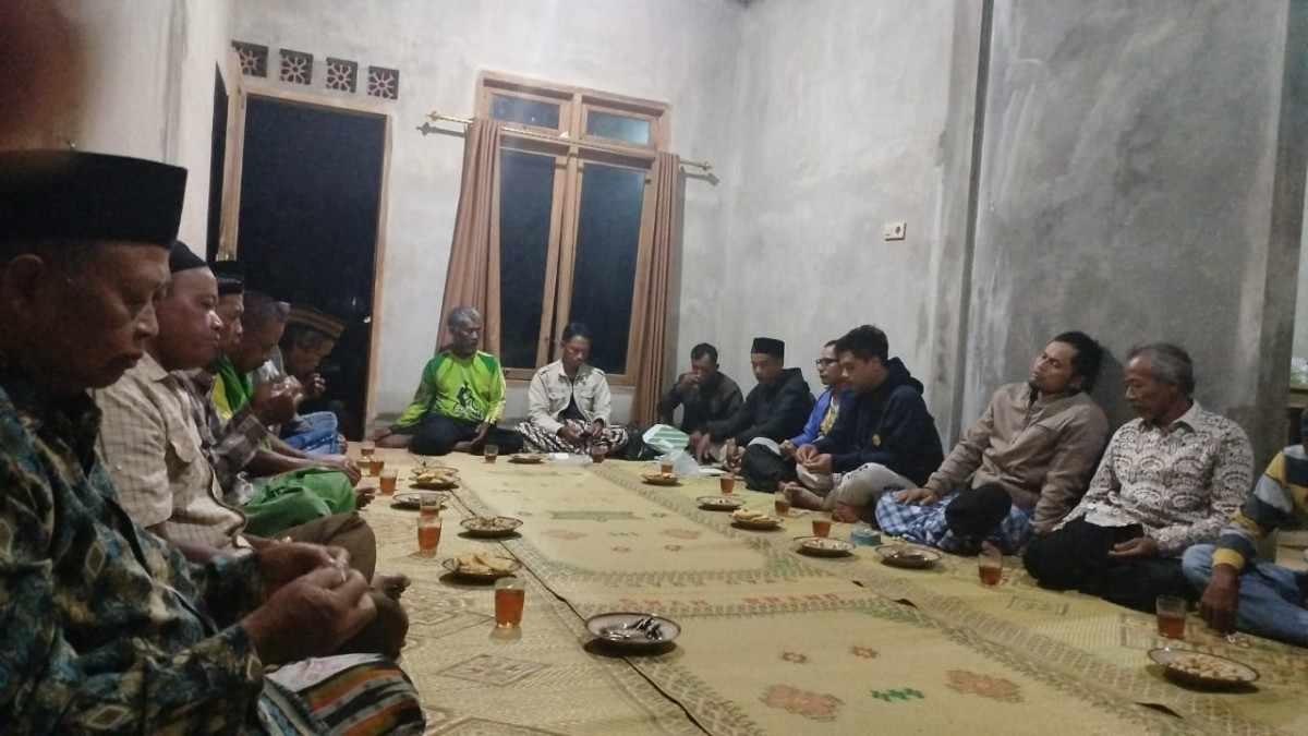 pertemuan rt 03 dusun cilikan