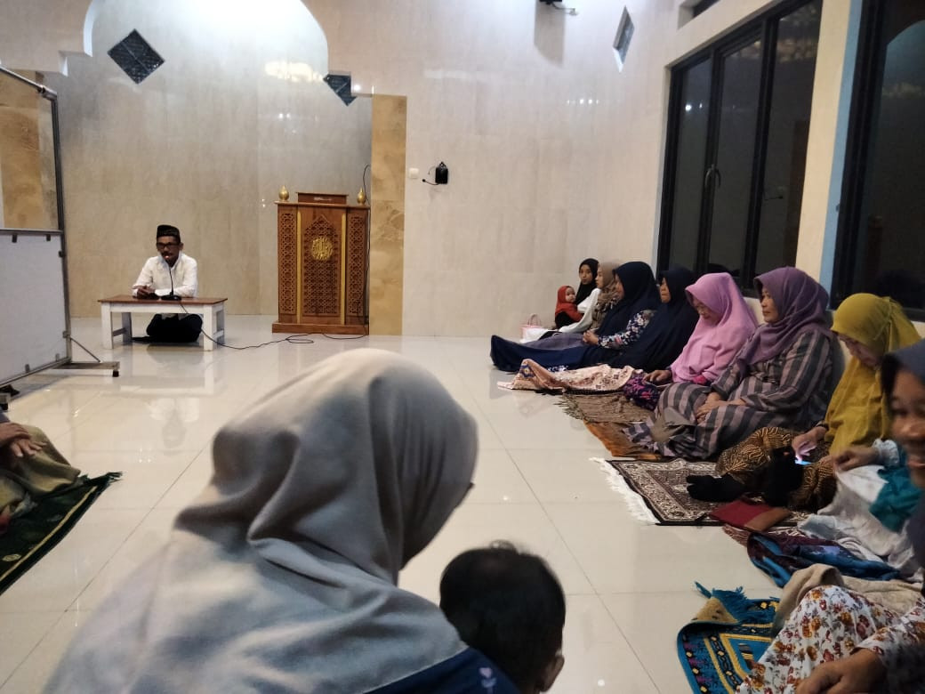 Pengajian malam ahad kliwon warga Dongkelsari Puntuk Umbulmartani