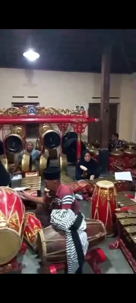 latihan rutin krawitan dusun sapen