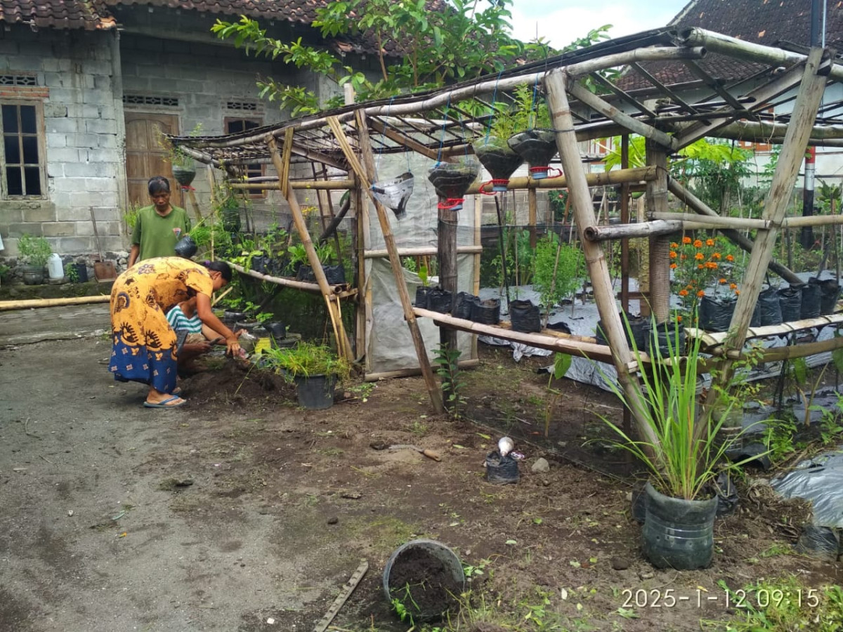 gotong royong warga dusun sapen