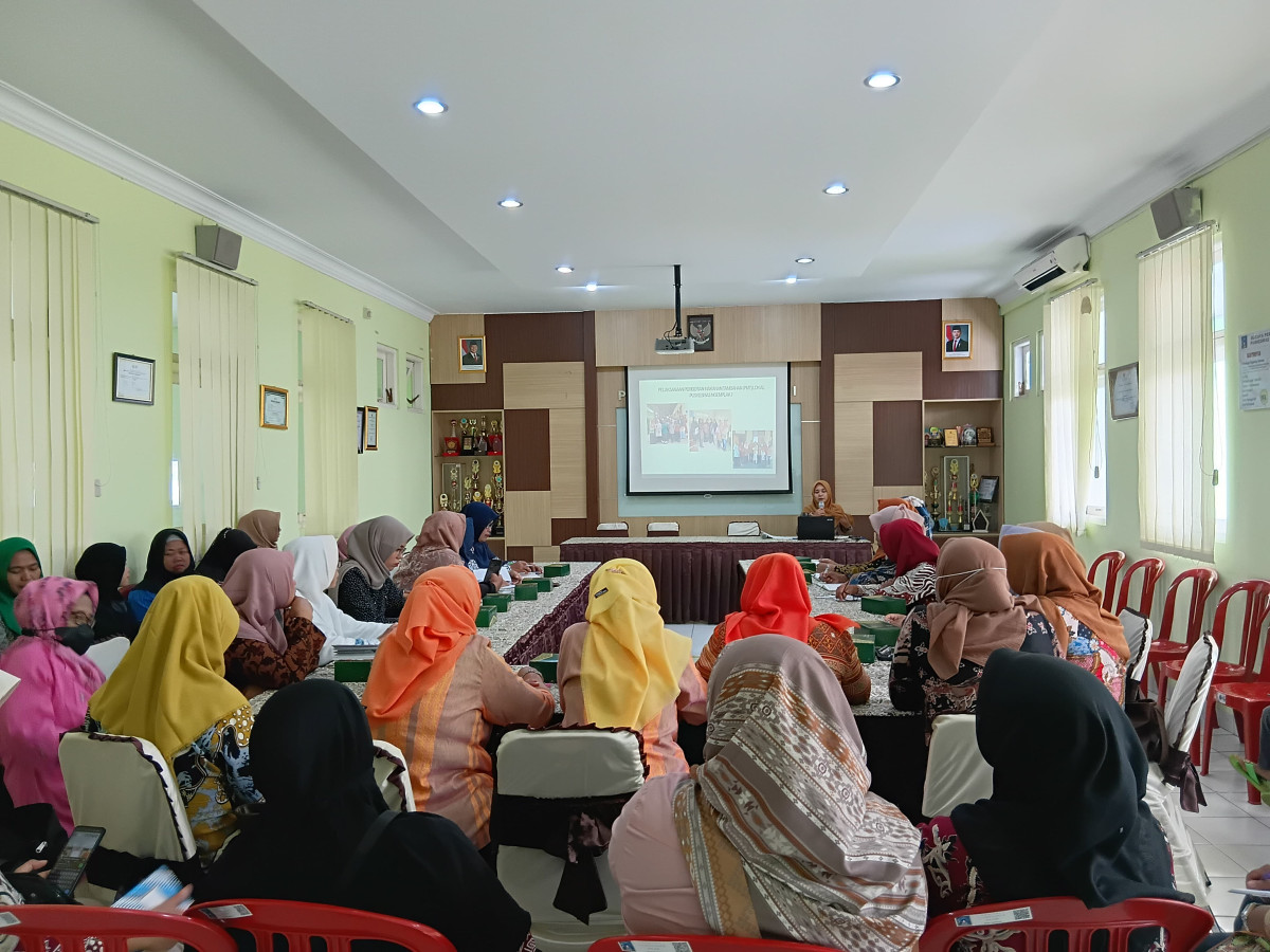 Kader cilikan mengikuti pertemuan survailen