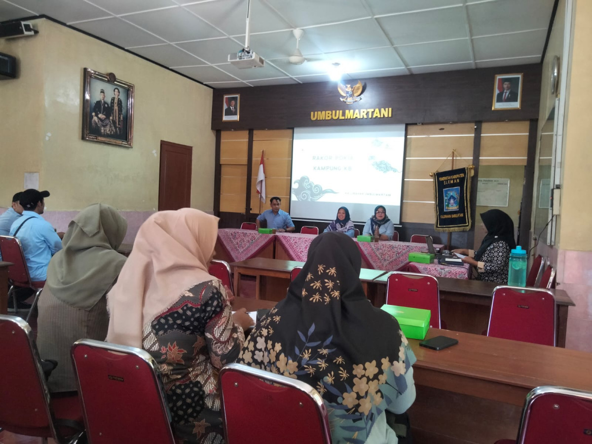 Rakor  kampung kb .yang di wakili ibu dukuh ngemplak 2