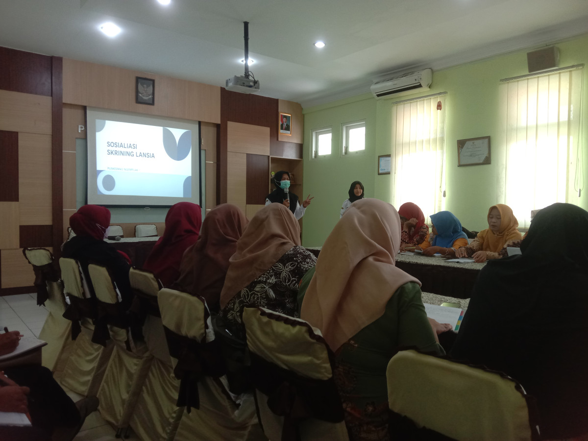 pertemuan pendataan lansia. kader kledokan