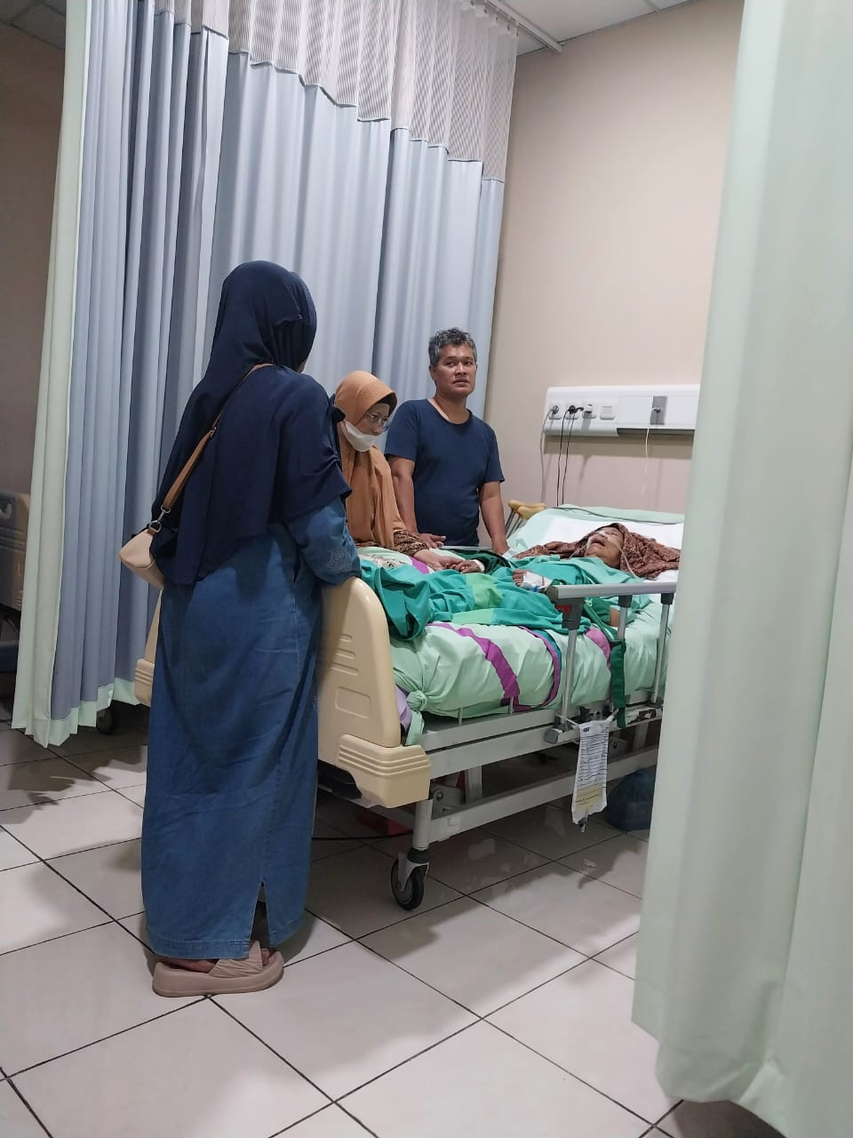 Besuk di rs wirosaban dr dusun meces