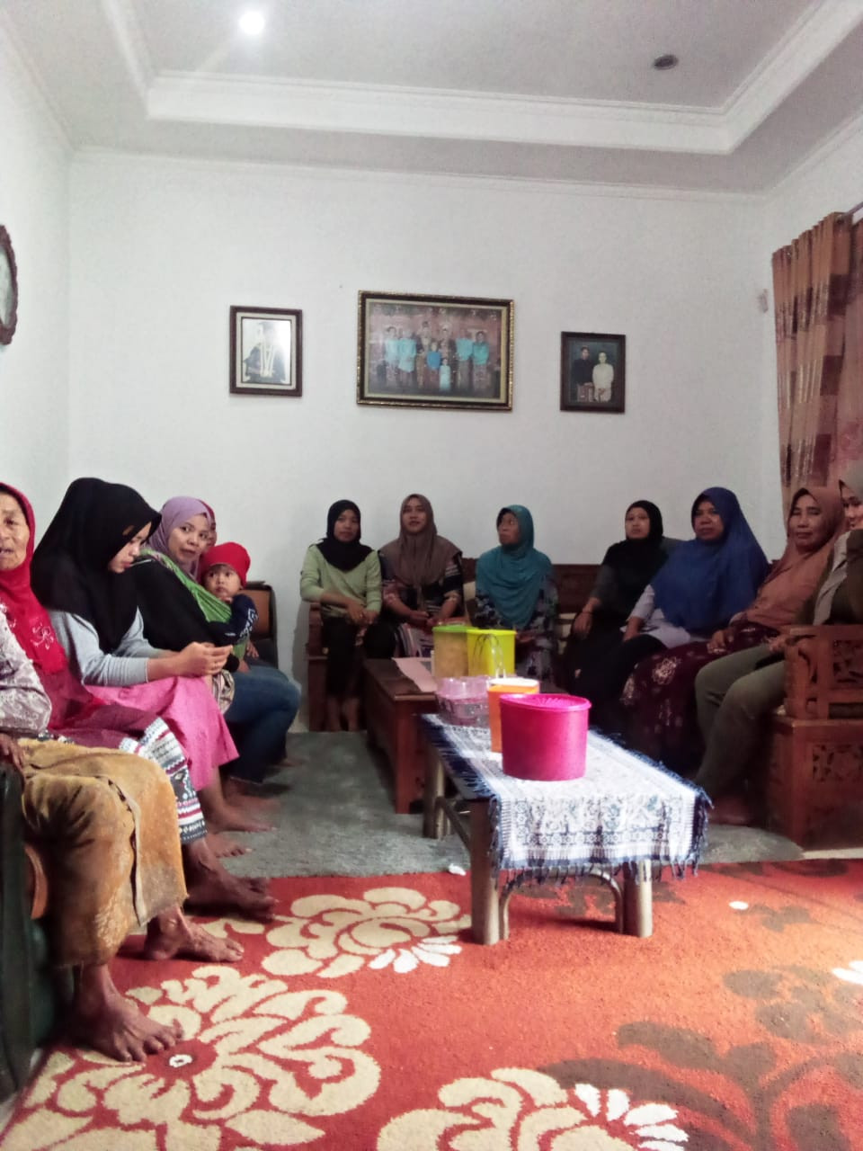 Menengok orang sakit warga rt 03 dsn meces umbulmartani