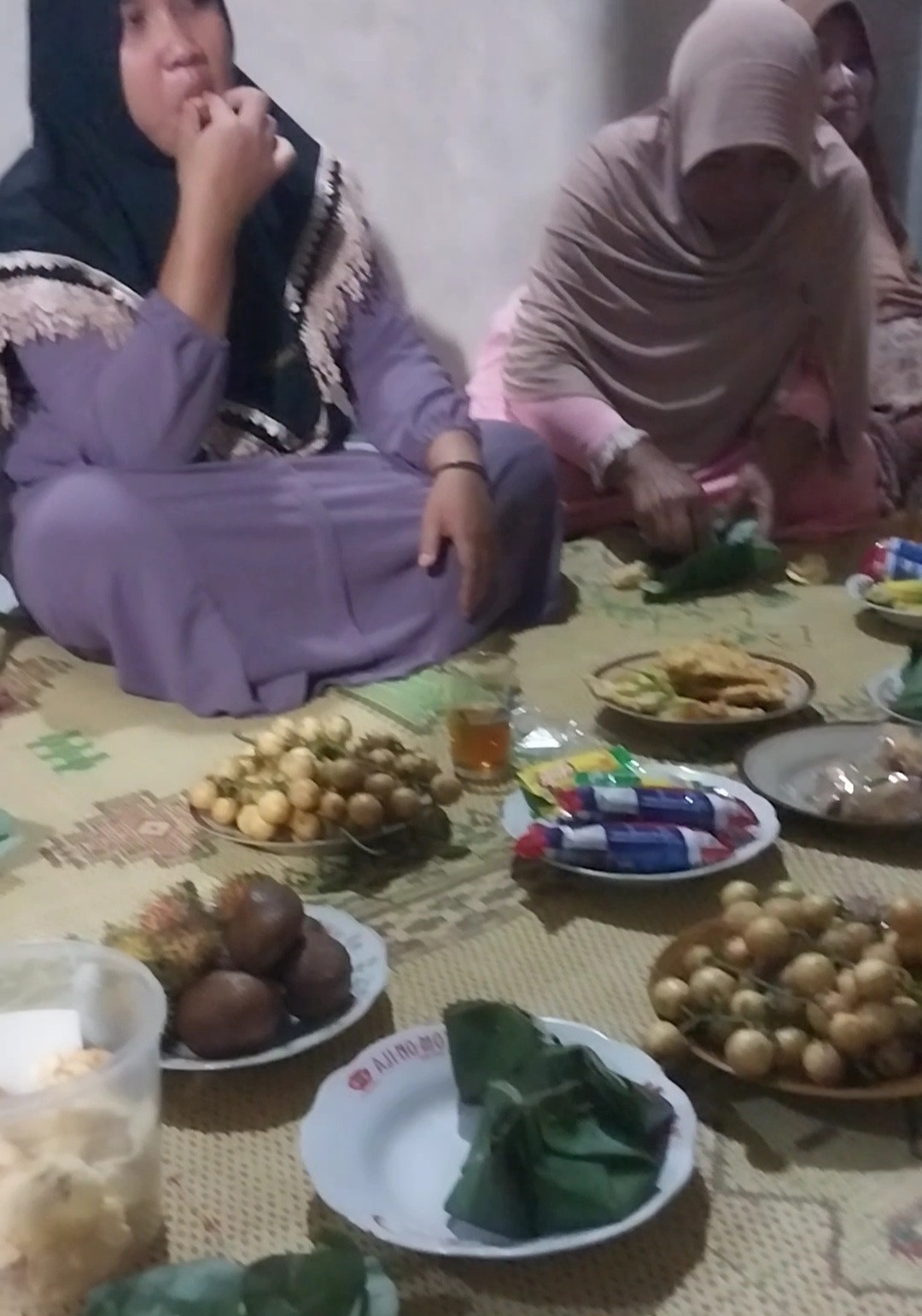 Yasinan rutin ibu2 tiap malam jumat di rt 03 dusun meces
