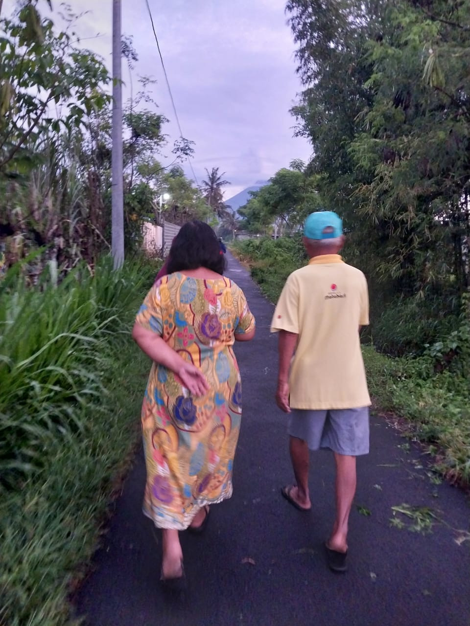 Jalan jalan pagi lsnsia dusun meces