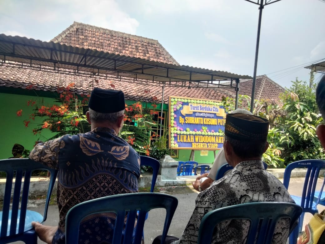 Takziah warga puntuk ke widodomartani