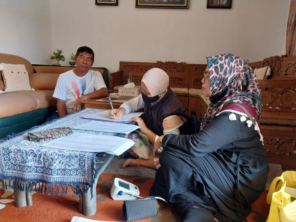 Kunjungan Rumah Meces dan Pokoh