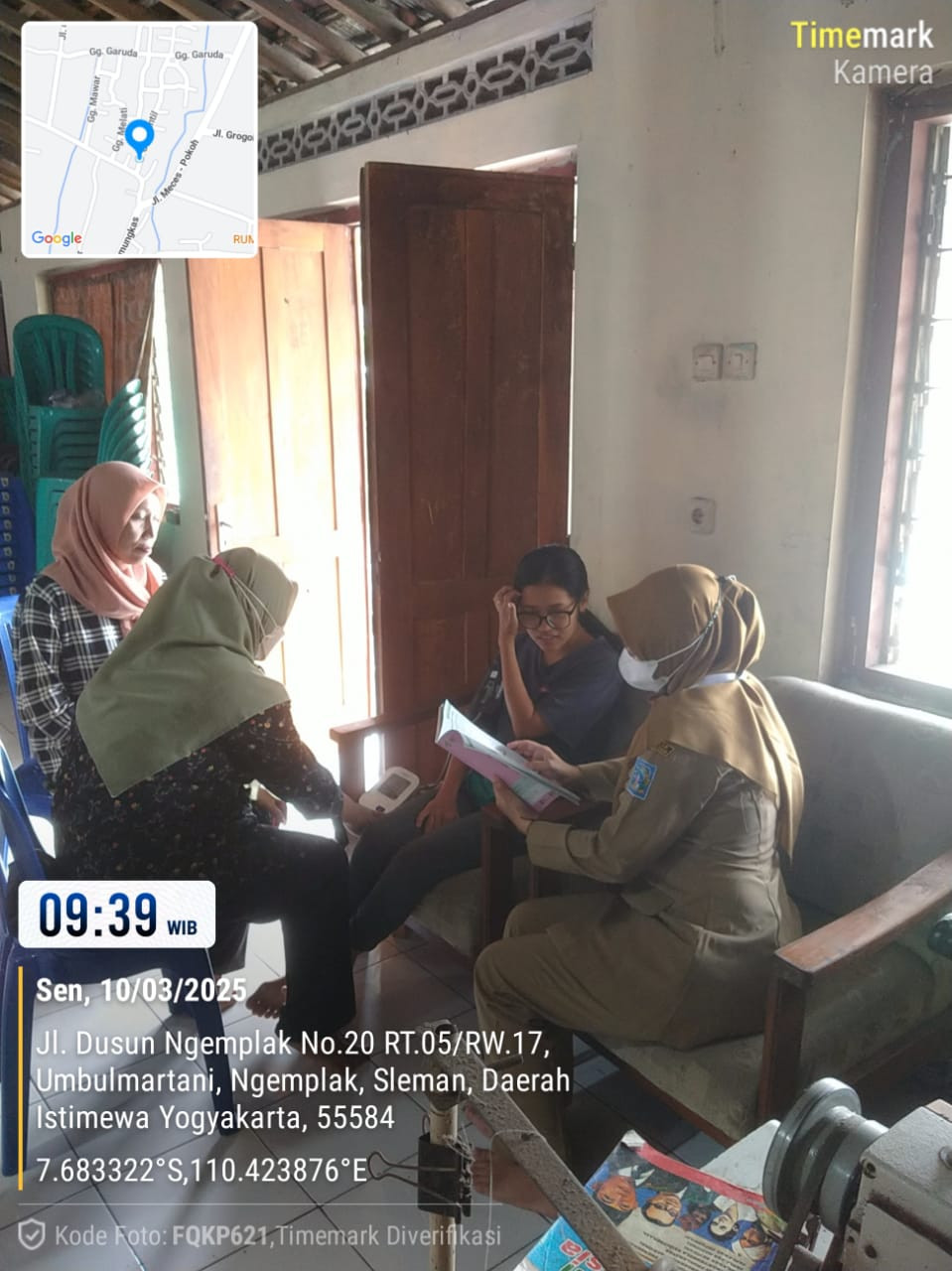 Kunjungan rumah yg di lakukan oleh bu kader ngemplak 2