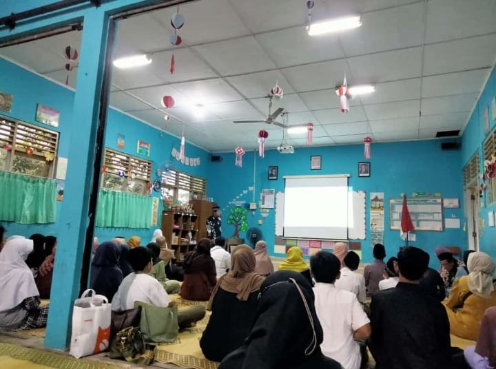 Wali murid Puntuk Menghadiri acara motivasi anak" kelas 6 SD N Ngemplak