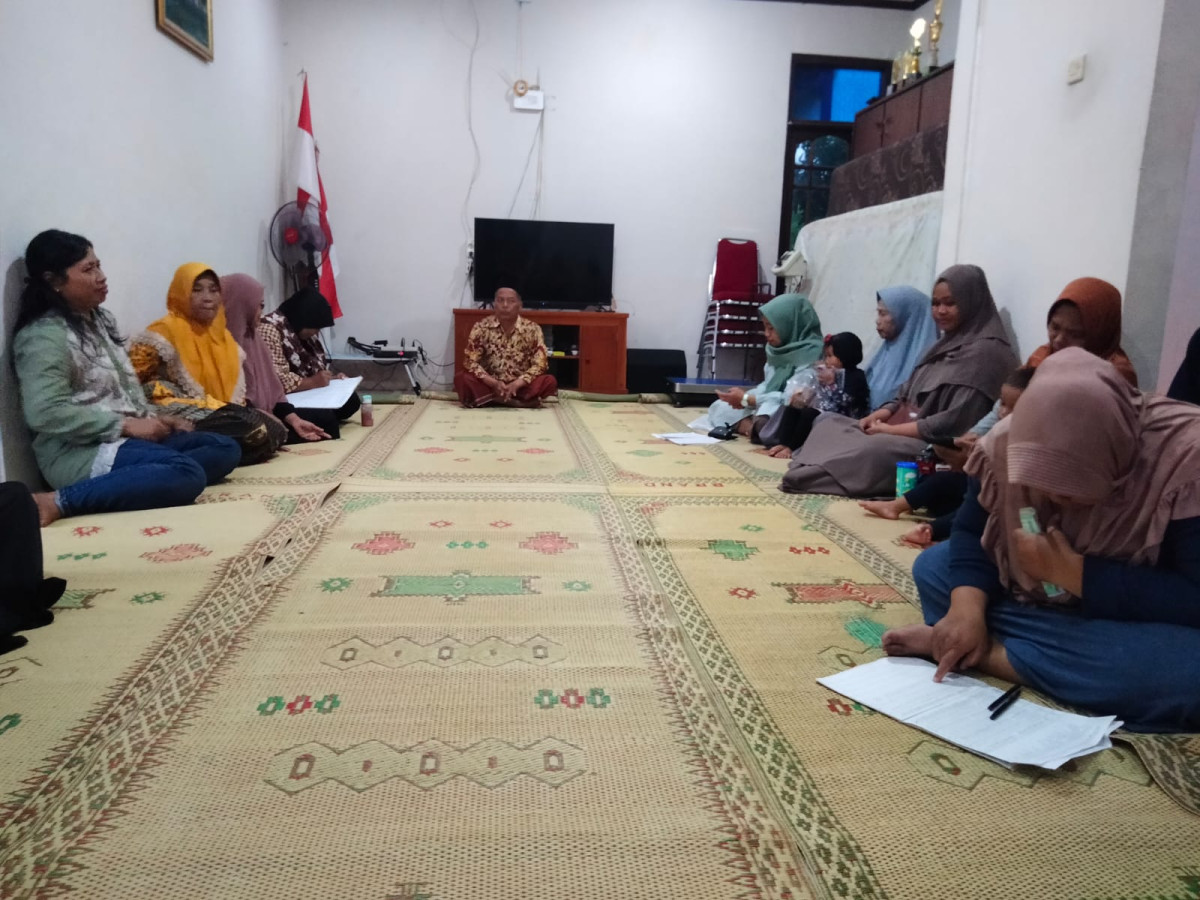 𝑃𝑒𝑟𝑡𝑒𝑚𝑢𝑎𝑛 𝑟𝑢𝑡𝑖𝑛 𝐾𝑊𝑇 𝑑𝑎𝑛 𝑏𝑢𝑘𝑎 𝑏𝑒𝑟𝑠𝑎𝑚𝑎 dusun puntuk 𝑑𝑖 𝑟𝑢𝑚𝑎ℎ 𝑖𝑏𝑢 𝑓𝑎𝑟𝑛𝑔𝑎𝑡𝑢𝑛 𝑟𝑒𝑗𝑜𝑑𝑎𝑛𝑖