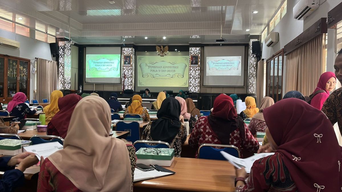 Pembinaan PKK pokja 4 kabupaten dan GKST2B yang dihadiri warga puntuk