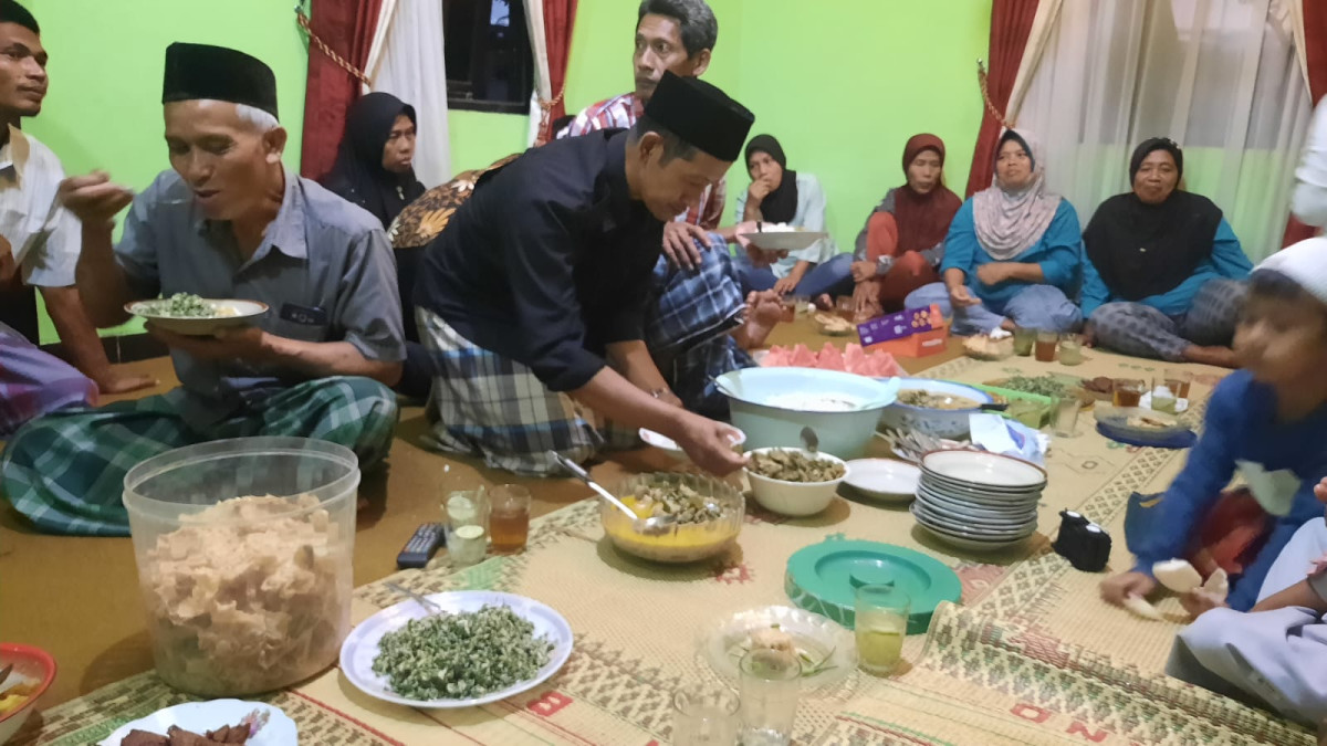 buka bersama  warga rt 02 dusun sapen