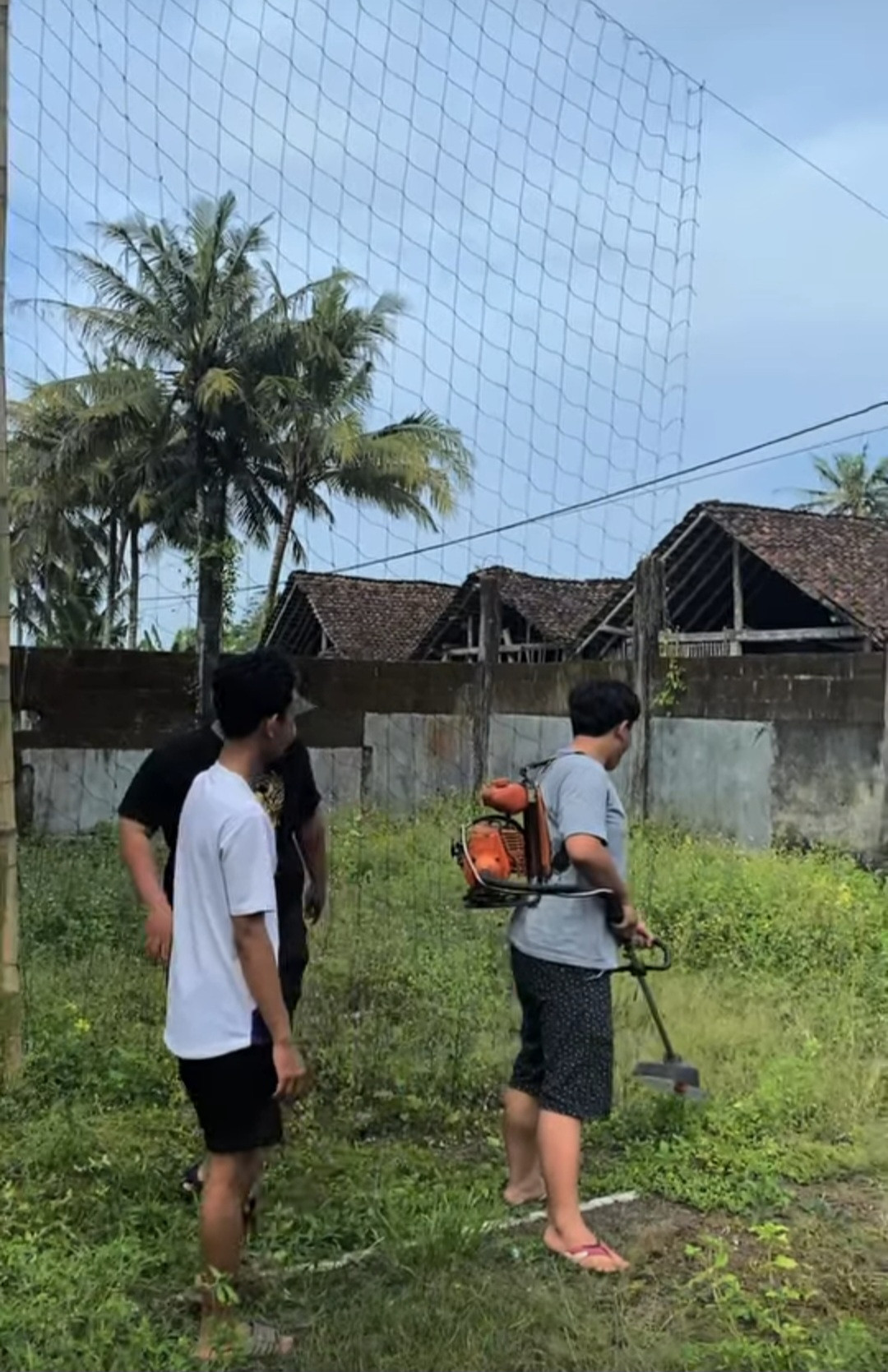 Gotong royong karang taeuna dsn meces