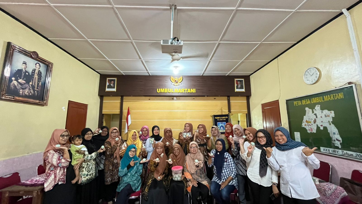 PKK dusun cilikan mengikuti sekolah jumat