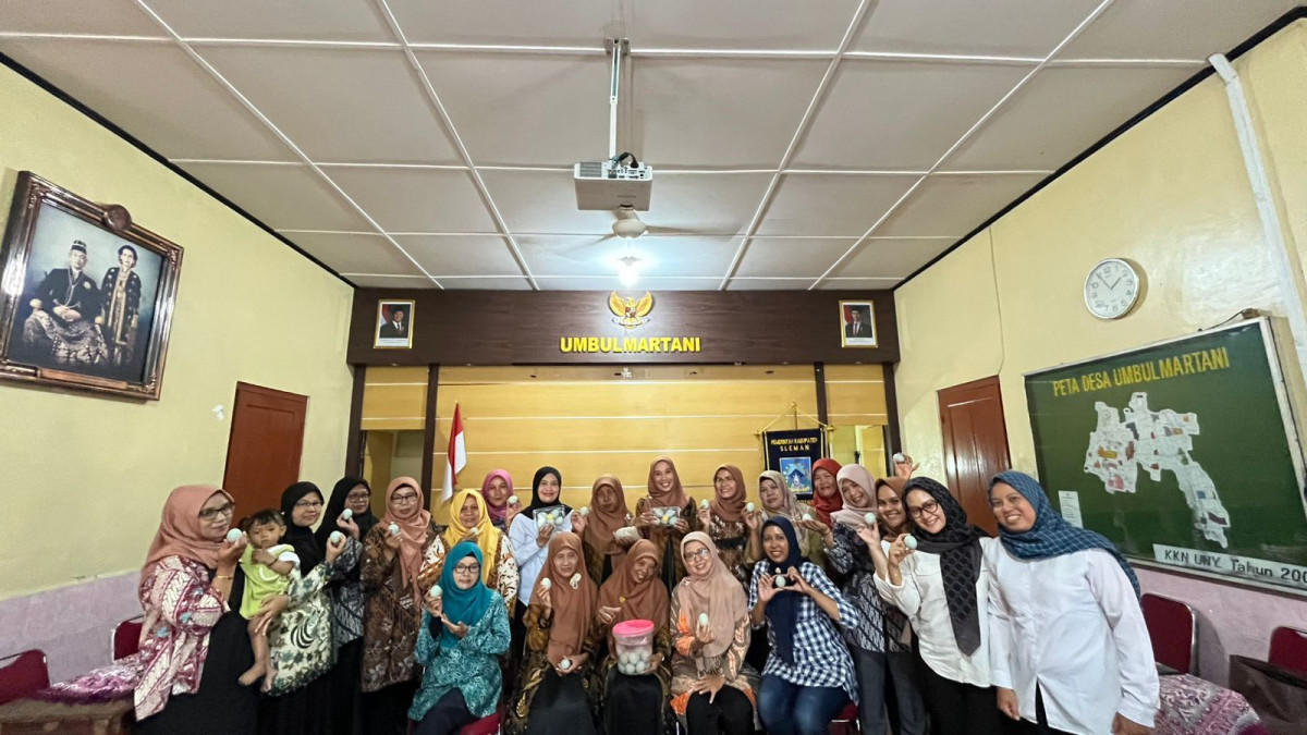 PKK dusun Sapen mengikuti sekolah jumat