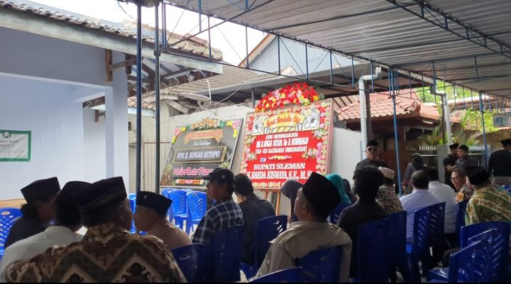 Warga Dusun Degolan Takziah Kedusun Tetangga