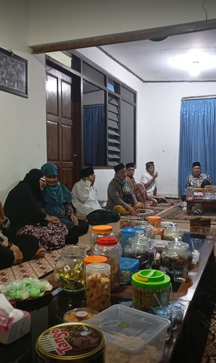 Warga Dusun Degolan Silaturrahmi kerumah KH. Aminuddin Najib