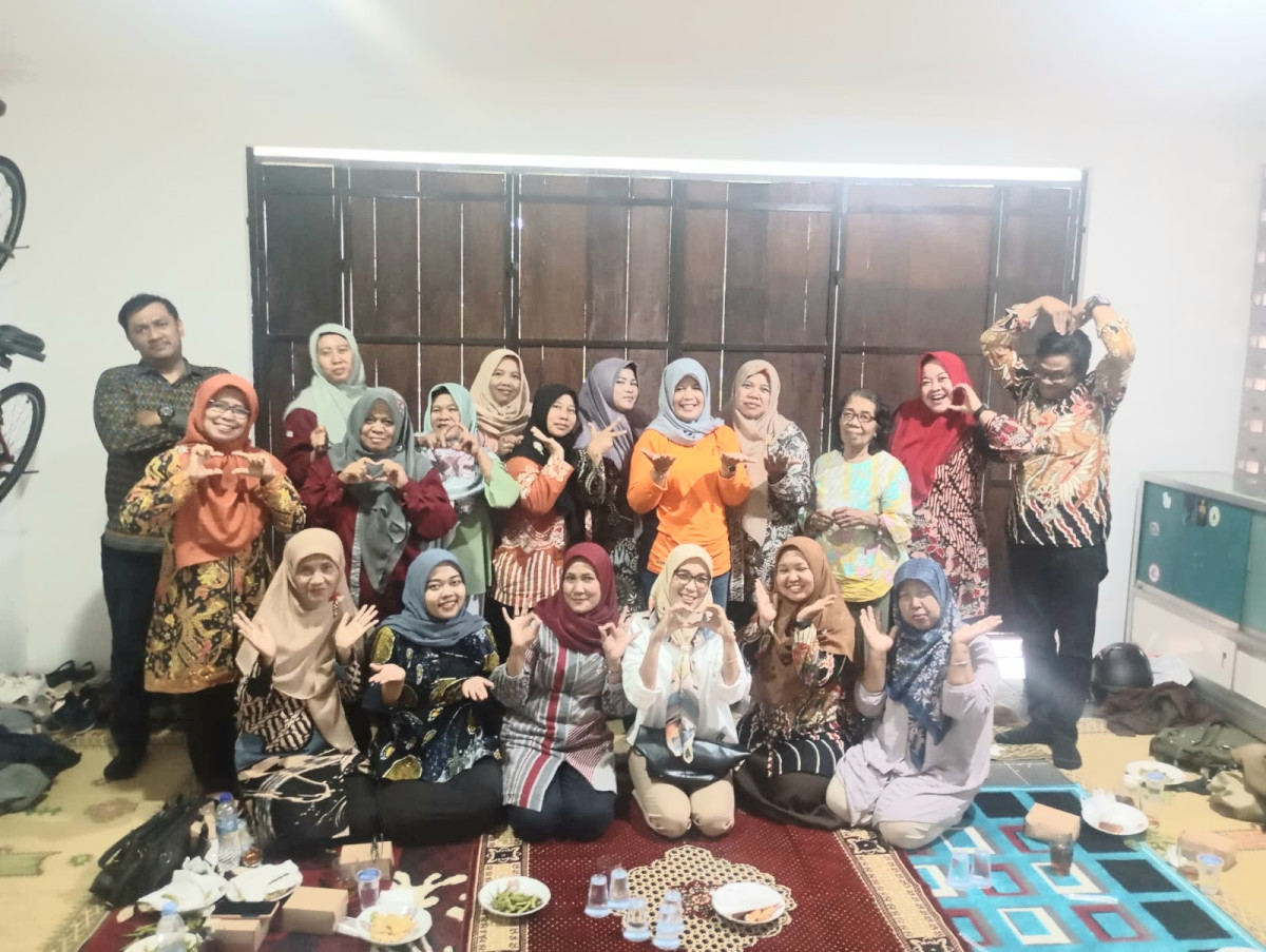 Kader sapen mengikuti pertemuan kelompok 2