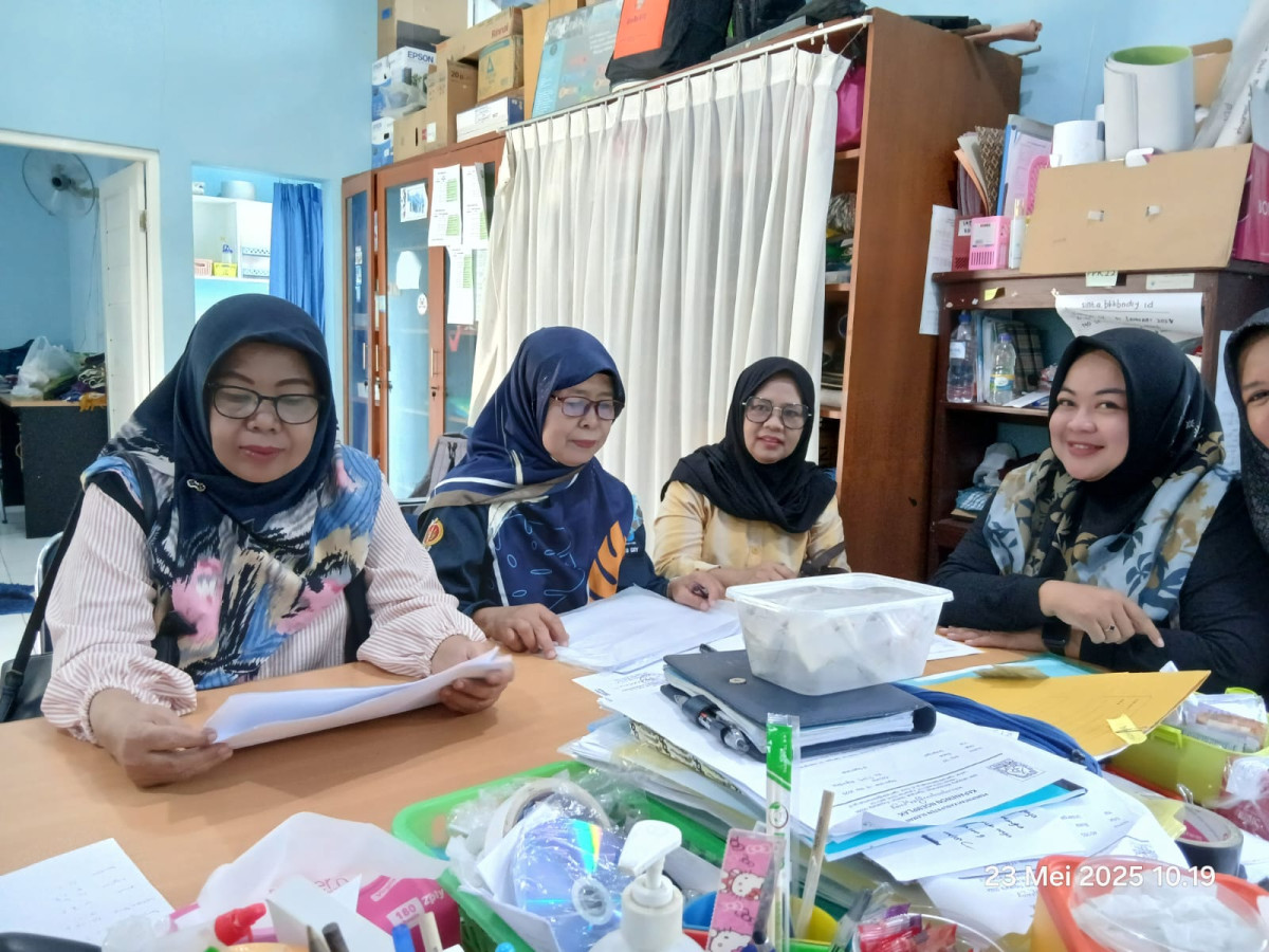 Kader cilikan menyerahkan laporan tpk