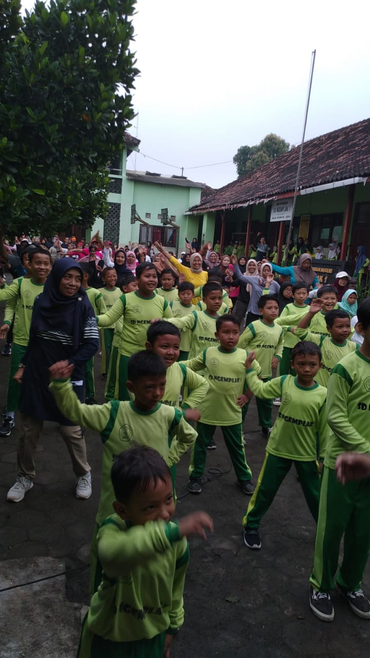 Senam hut 1abad sd ngemplak 1..oleh ngemplak asem