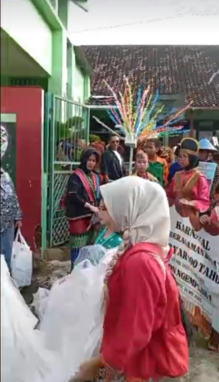 Karnaval 1 abad sd ngemplak 1