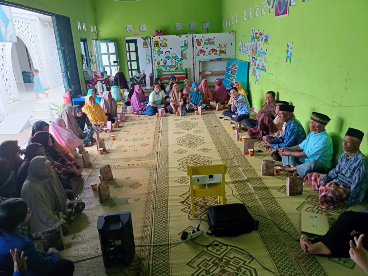 Pertemuan dengan Akper panti rapih dengan lansia Di dusun ngemplak1