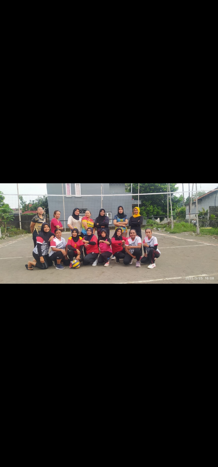 Latihan volly bersama di Dusun Medelan