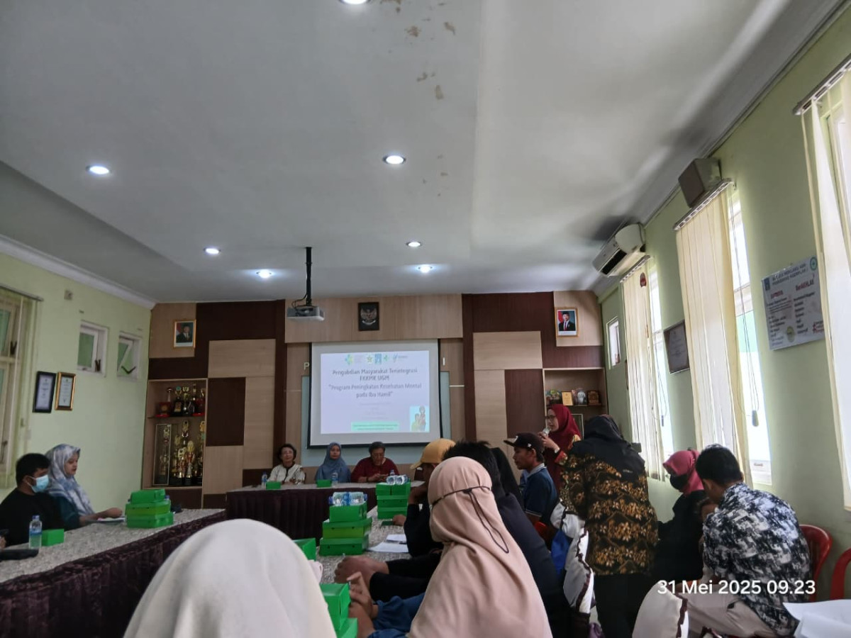 Kader poskesdess umbulmartani menghadiri kelas ayah