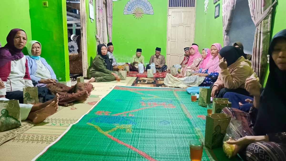 Ngamalan rutin di dusun Grogolan