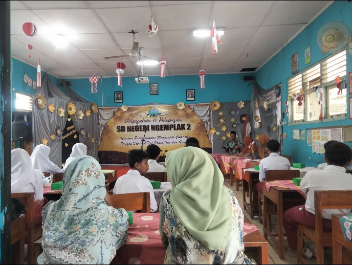 Kader padukuhan dongkelsari,puntuk menghadiri acara perpisahan anak-anak kelas 6