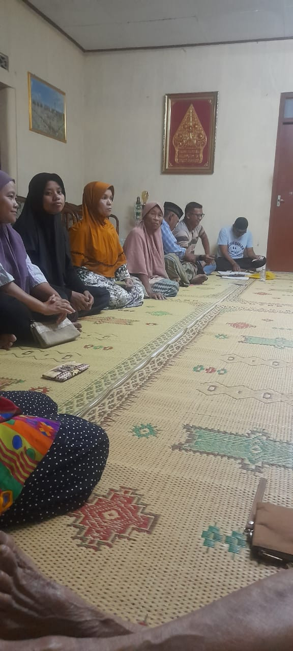 Pertemuan rutin rt 03 dsn meces