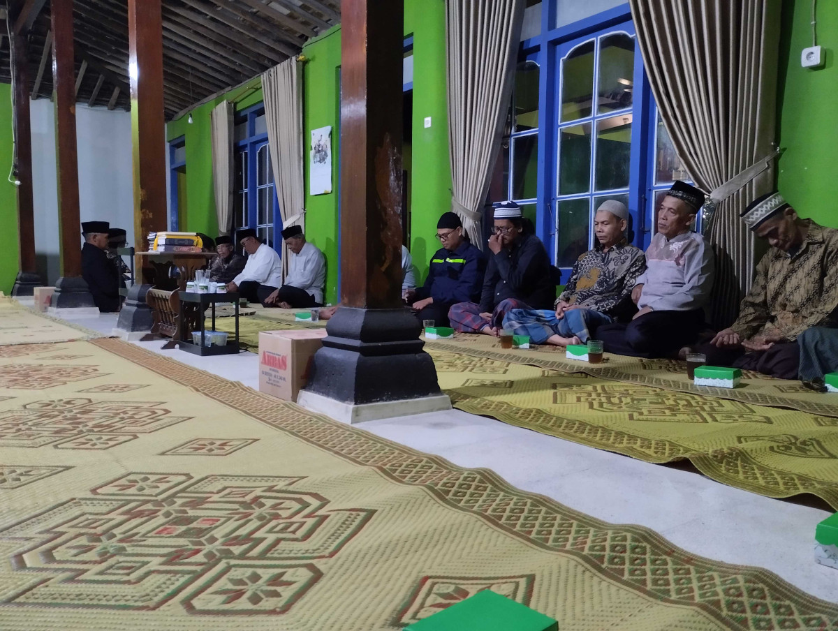 Tahlil dan doa warga RW 06 Padukuhan Lodadi