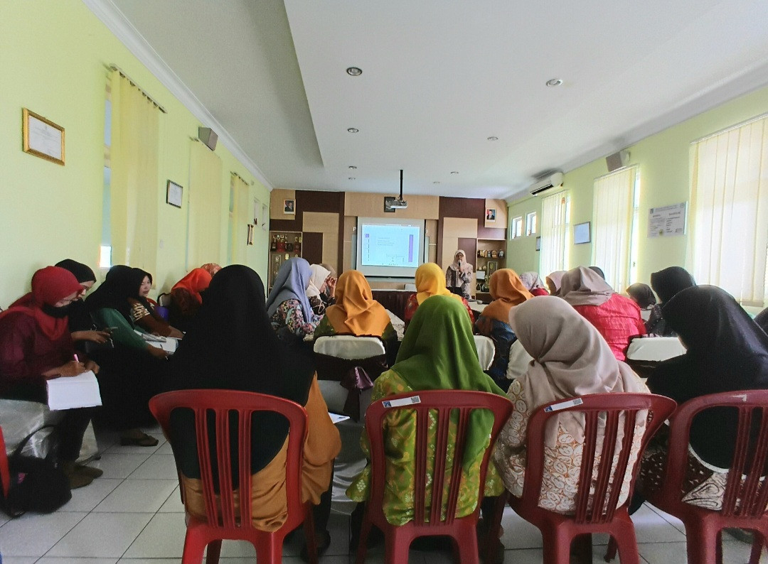 Kader sapen mengikuti pertemuan di puskesmas