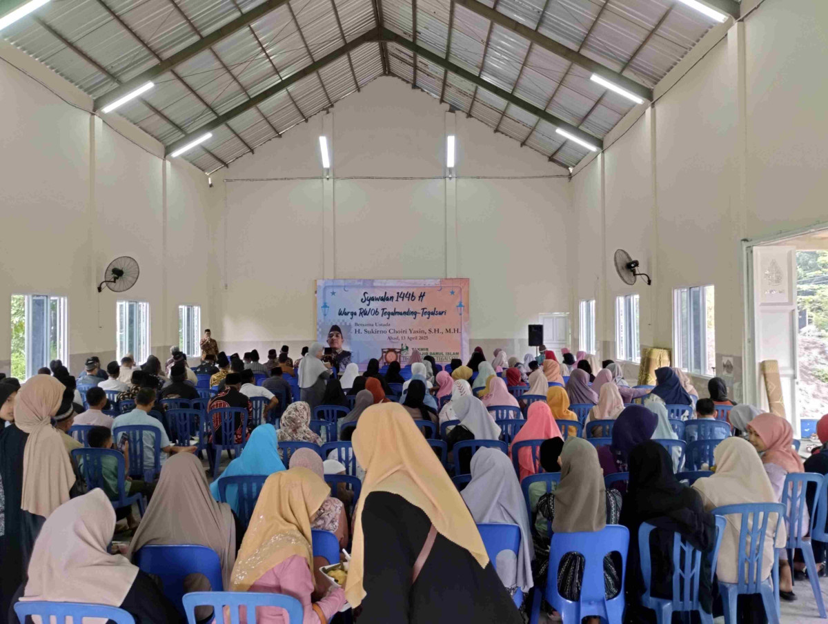 warga RW 06 menghadiri undangan