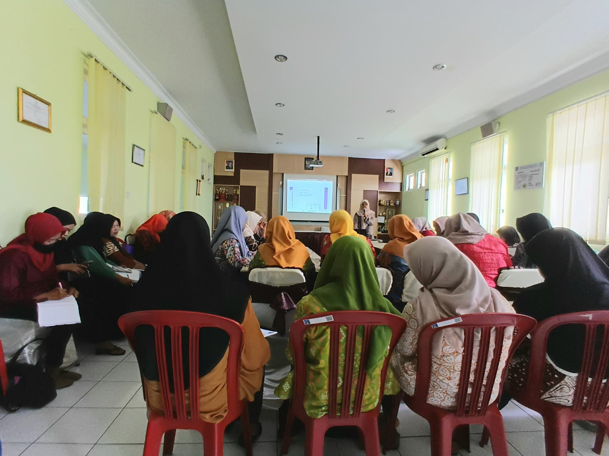 Pertemuan kader posyandu dsn meces