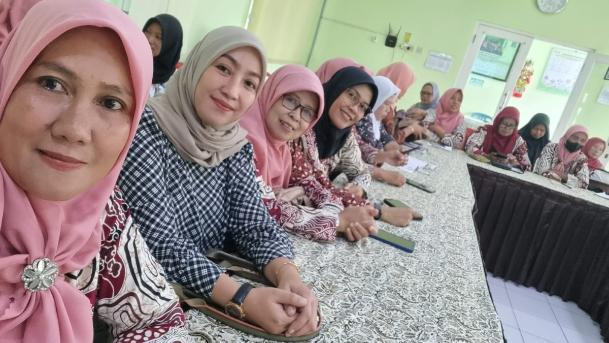 Kader cilikan mengikuti Bimtek PMT lokal