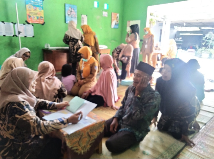 Pelaksanaan kegiatan posyandu ILP padukuhan dongkelsari ,puntuk