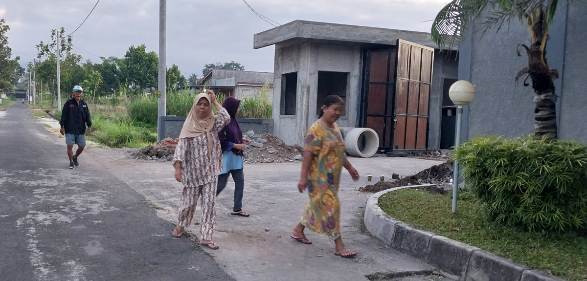 Jalan jalan pagi lansia dsn meces