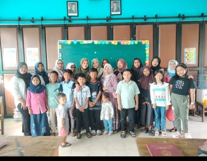 Wali murid Puntuk Melakukan pengambilan Raport putra putri