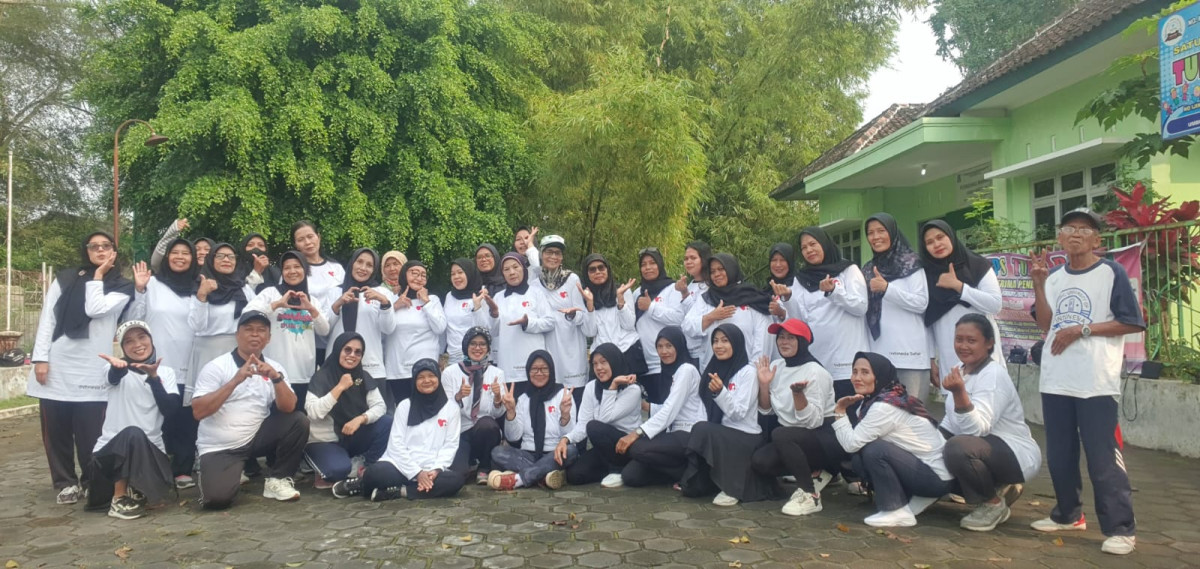 Senam rutin minggu pagi warga dusun sapen