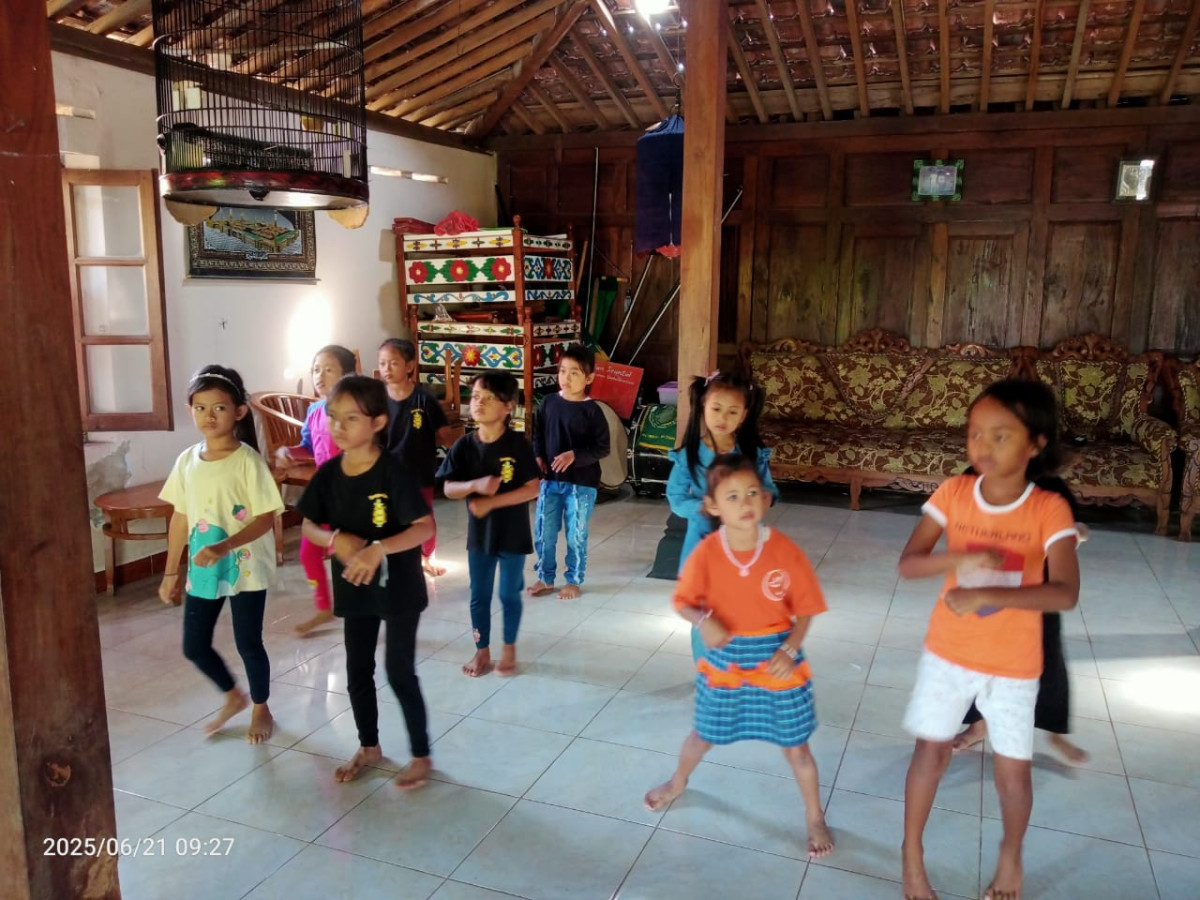 Latiahan rutin warga dusun sapen