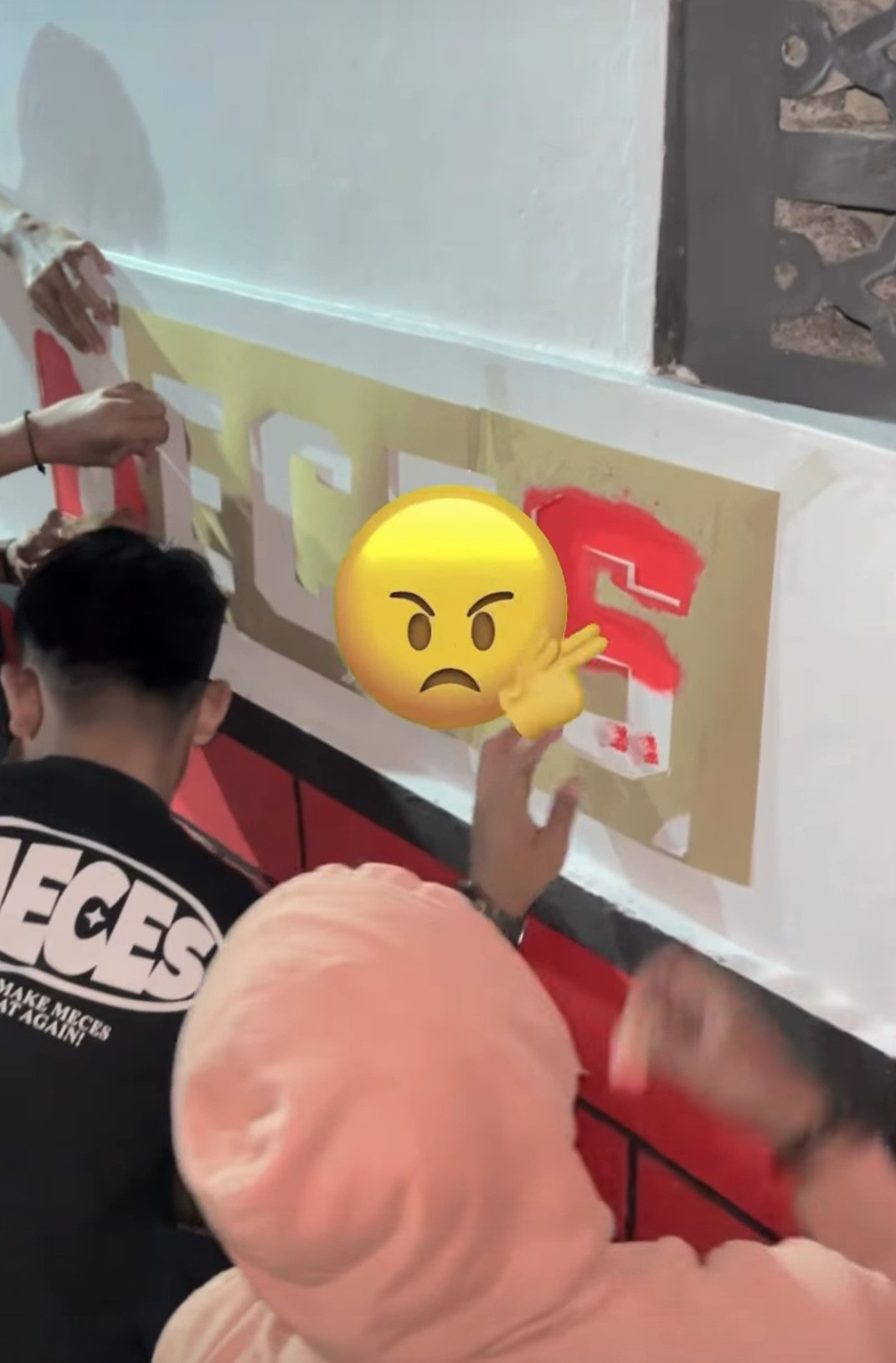 Penulisan gapura di dsn meces